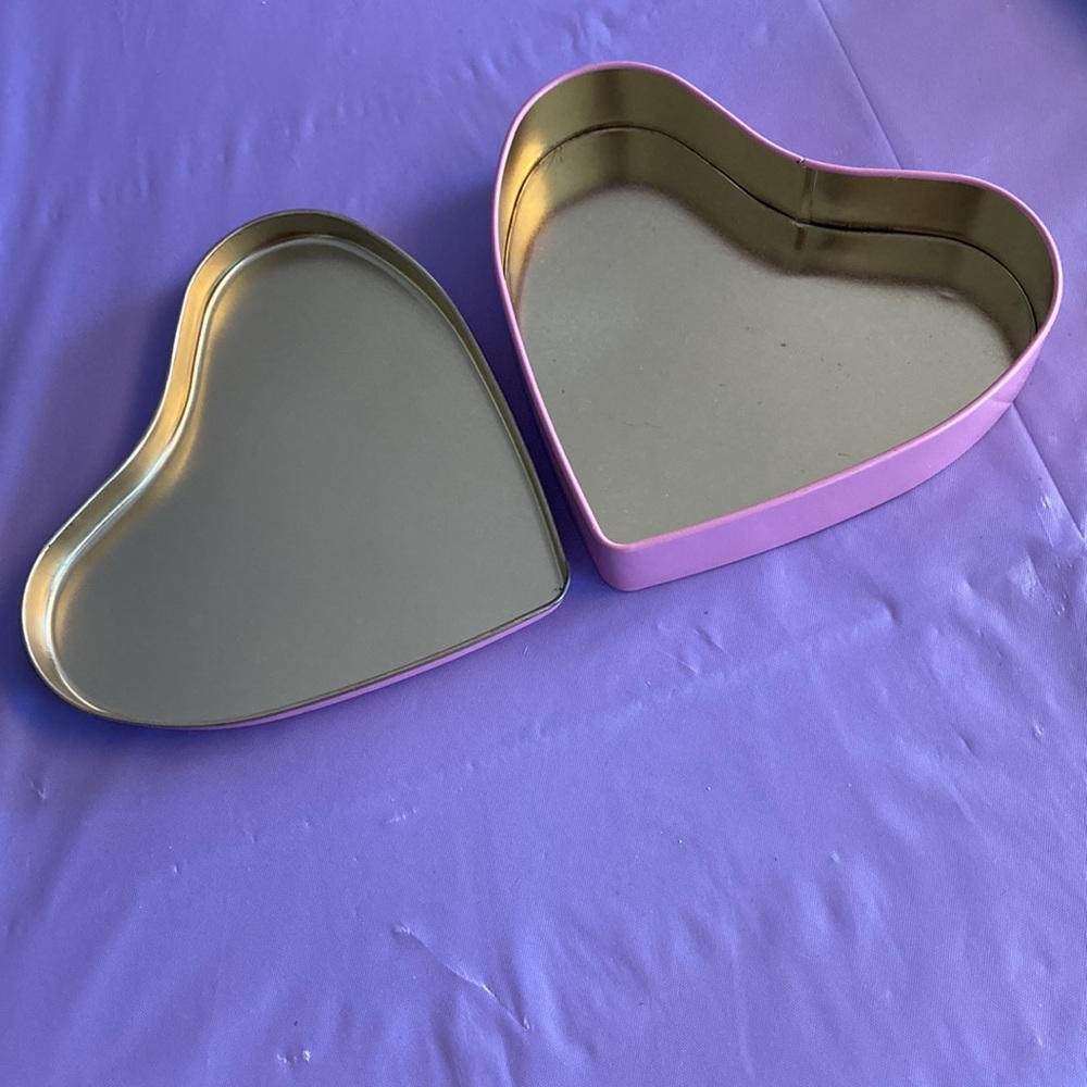 Pink Heart Tin Storage Container - Picture 6 of 12